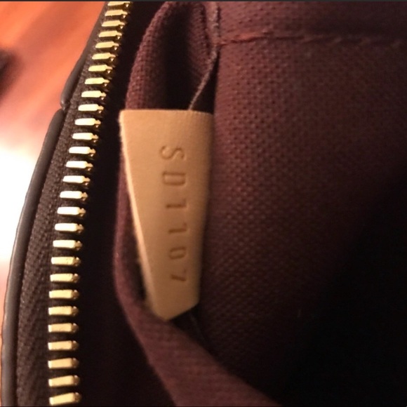 SOLD!!!! Authentic Louis Vuitton Turrene MM - Picture 5 of 6